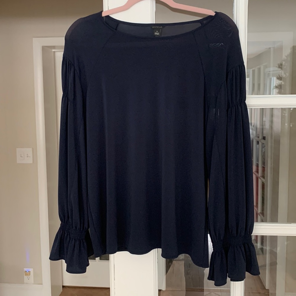 Ann Taylor navy blue top size medium. Worn once